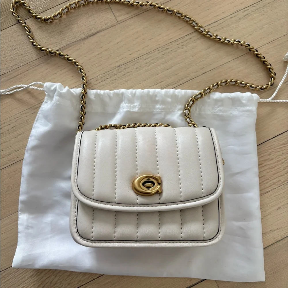 Coach Cream Quilted Crossbody Bag with Gold Chain - Picture 1 of 4